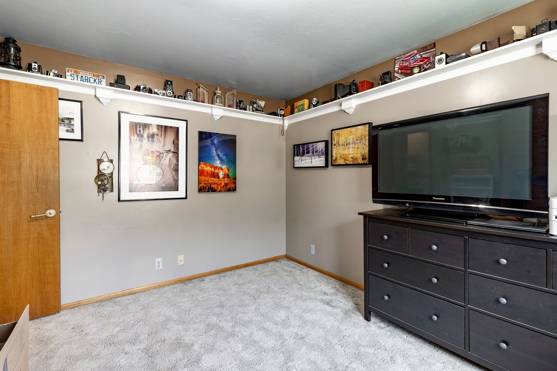  Large Multi-Level Sandy Home with Rentable Full Basement - 物件實景
