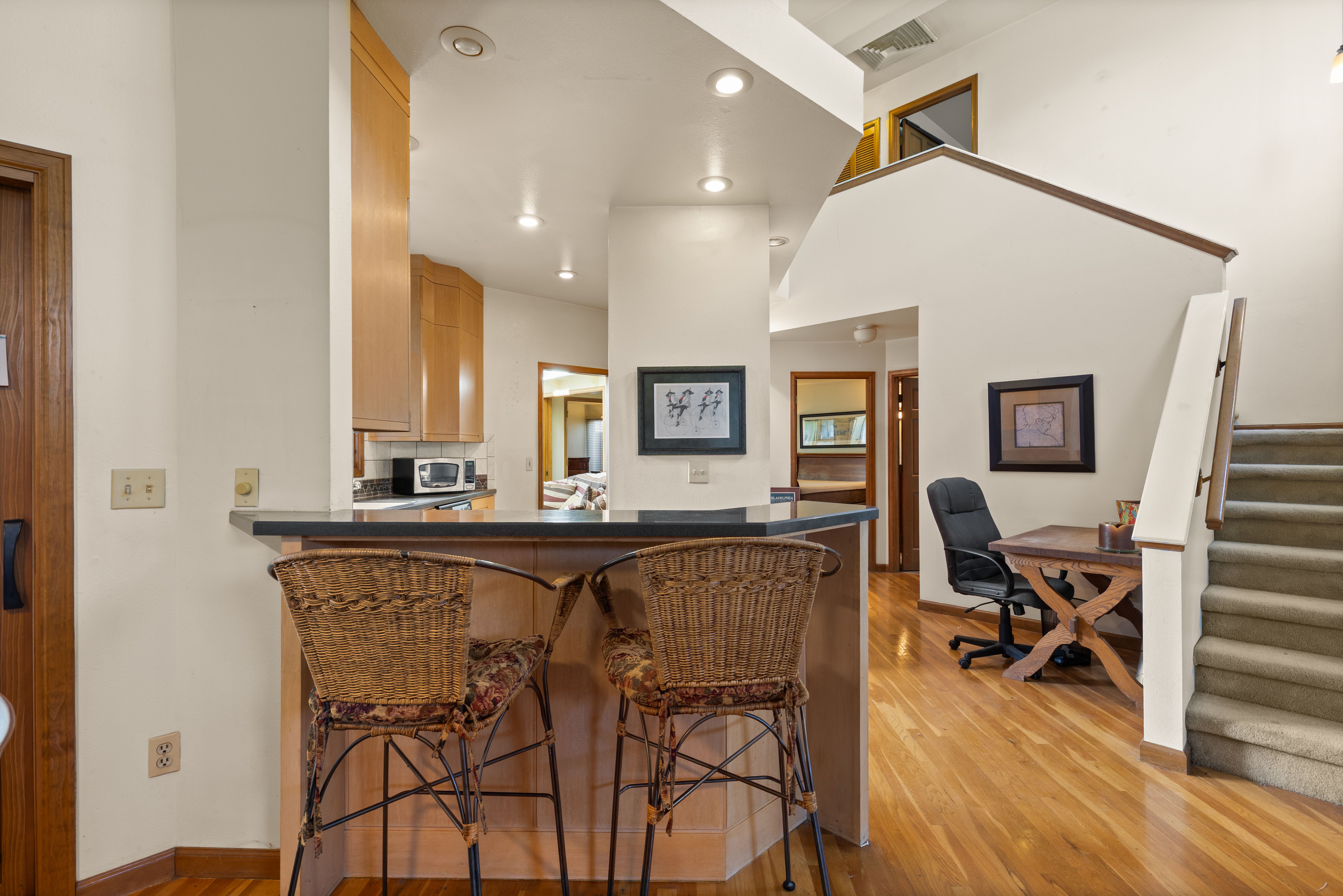 PRIME EAST WASHINGTON PARK OPPORTUNITY - BUILD, RENOVATE OR MAKE IT YOUR OWN - 物件實景