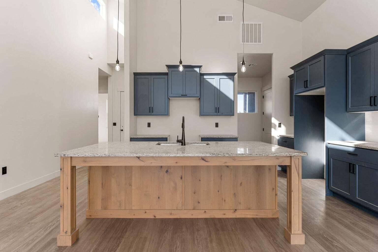 Kanab, Utah, 84741, United States, 5 Bedrooms Bedrooms, ,4 BathroomsBathrooms,Residential,For Sale,2005091