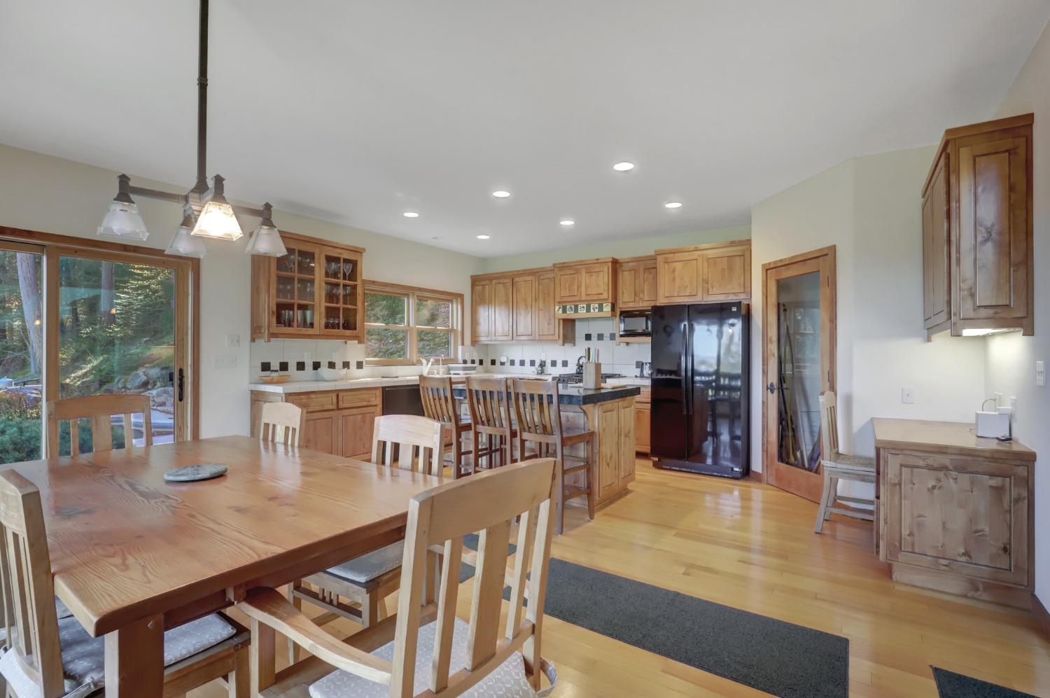 Nevada City, California, 95959, United States, 3 Bedrooms Bedrooms, ,3 BathroomsBathrooms,Residential,For Sale,1937028
