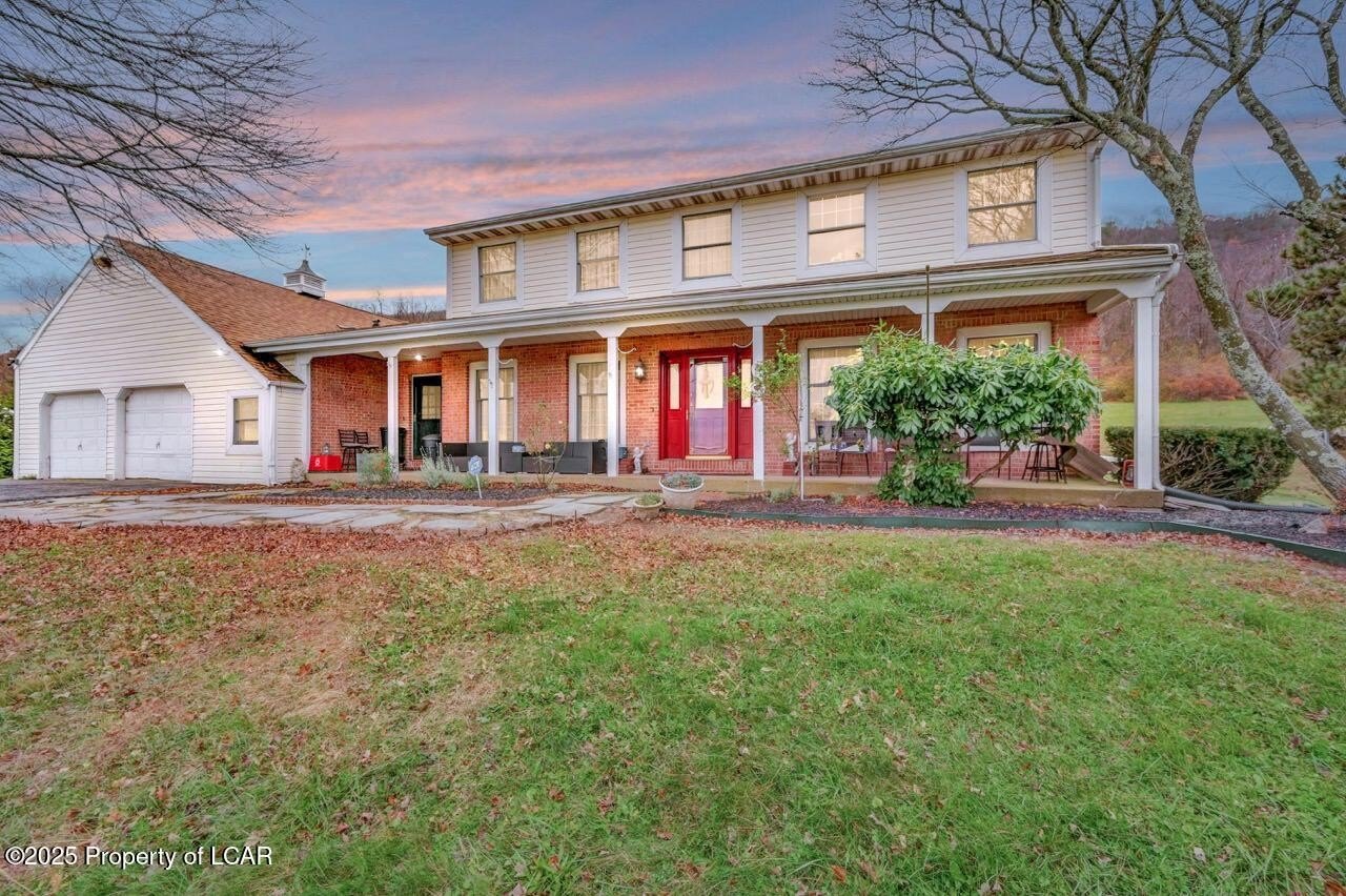 Sugarloaf, Pennsylvania, 18249, United States, 4 Bedrooms Bedrooms, ,3 BathroomsBathrooms,Residential,For Sale,1996756