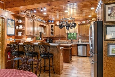 Murphy, North Carolina, 28906, United States, 3 Bedrooms Bedrooms, ,6 BathroomsBathrooms,Residential,For Sale,1933143