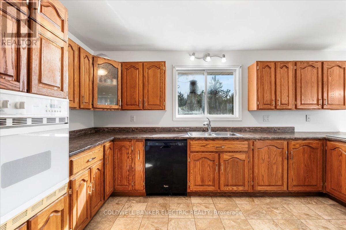 PRINCE EDWARD COUNTY (AMELIASBURG WARD), Ontario, K0K 1A0, CA, 5 Bedrooms Bedrooms, ,2 BathroomsBathrooms,Residential,For Sale,1867641