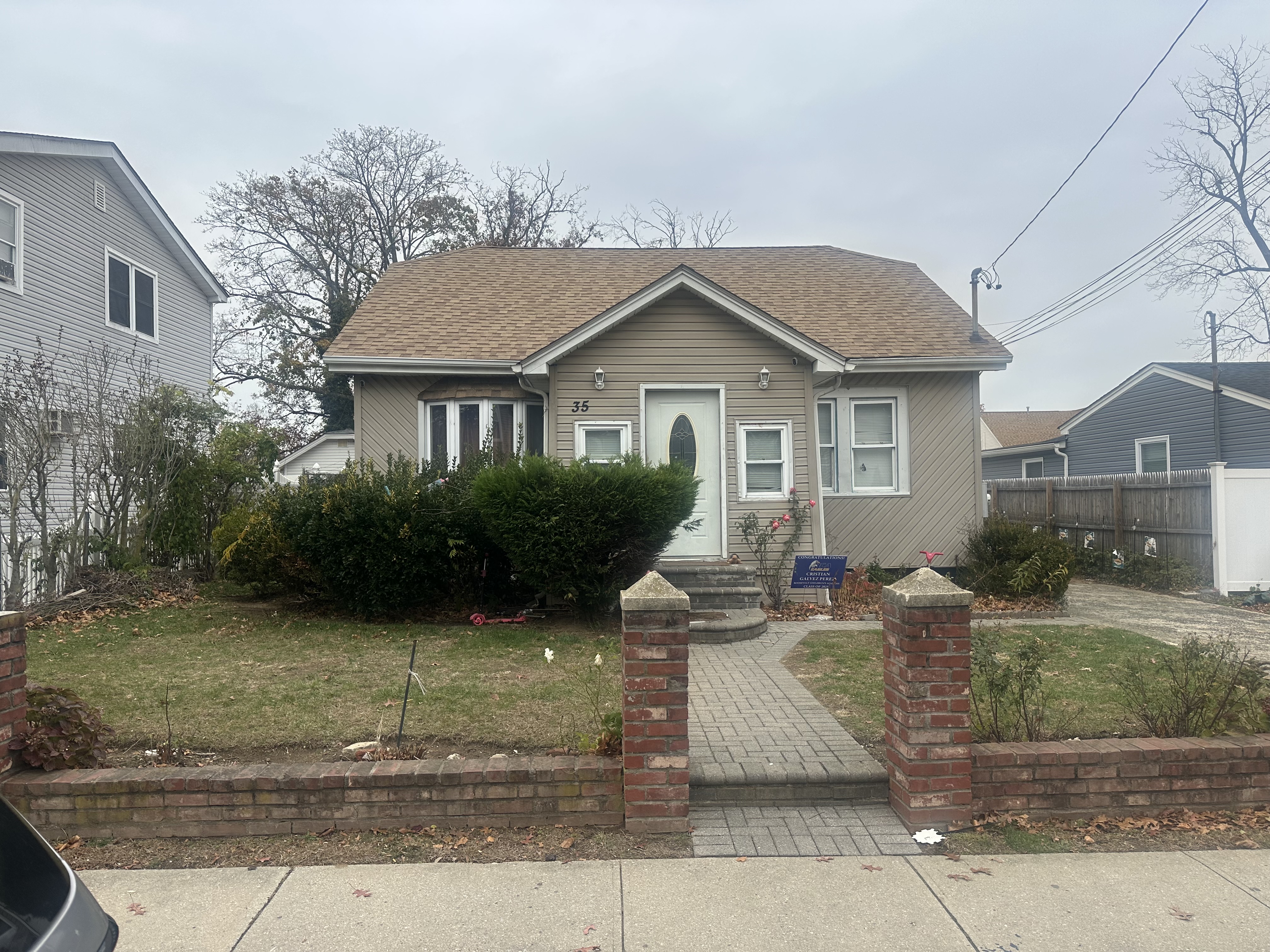 Roosevelt, New York, 11575, United States, 4 Bedrooms Bedrooms, ,2 BathroomsBathrooms,Residential,For Sale,1996661