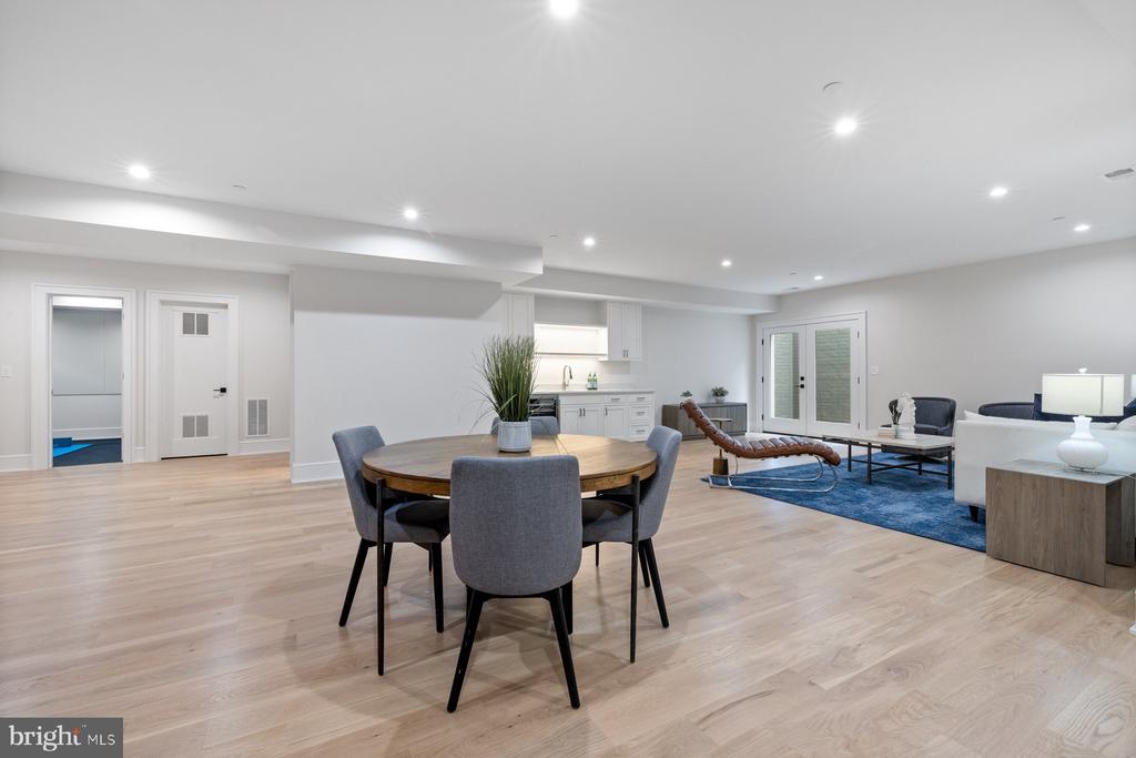 Chevy Chase, Maryland, 20815, United States, 6 Bedrooms Bedrooms, ,7 BathroomsBathrooms,Residential,For Sale,1976530