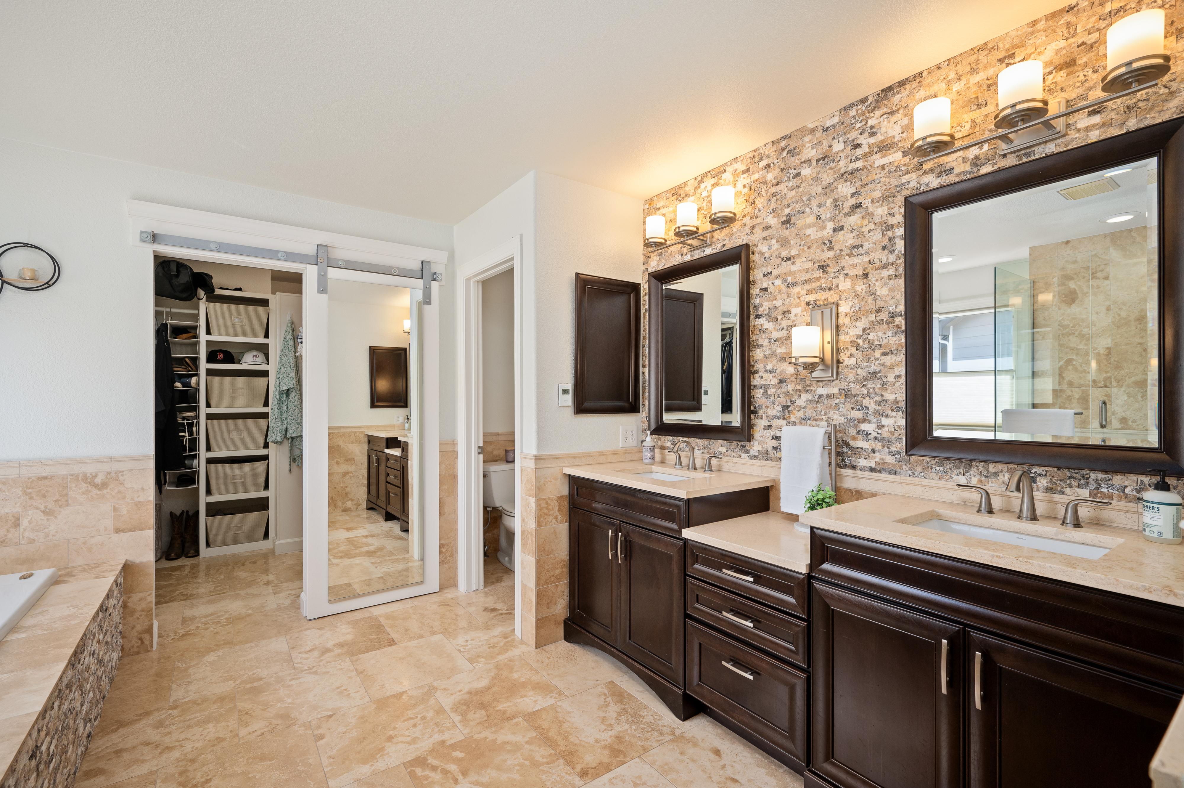  Perfectly Maintained and Thoughtfully Updated Home in Highlands Ranch - 物件實景
