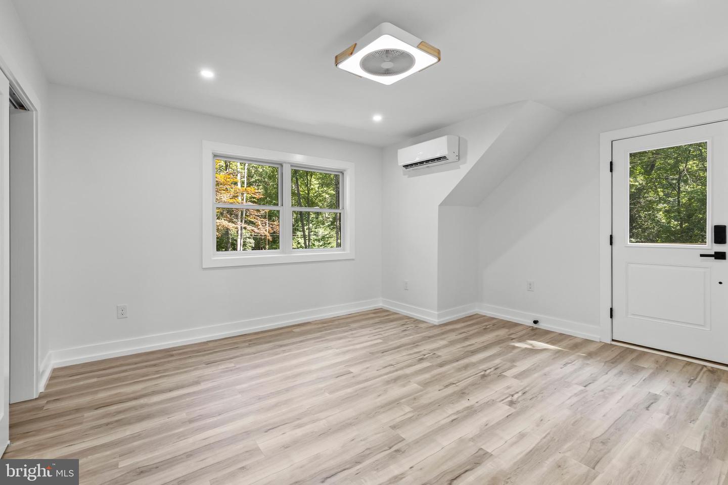 Annapolis, Maryland, 21401, United States, 5 Bedrooms Bedrooms, ,4 BathroomsBathrooms,Residential,For Sale,1942108