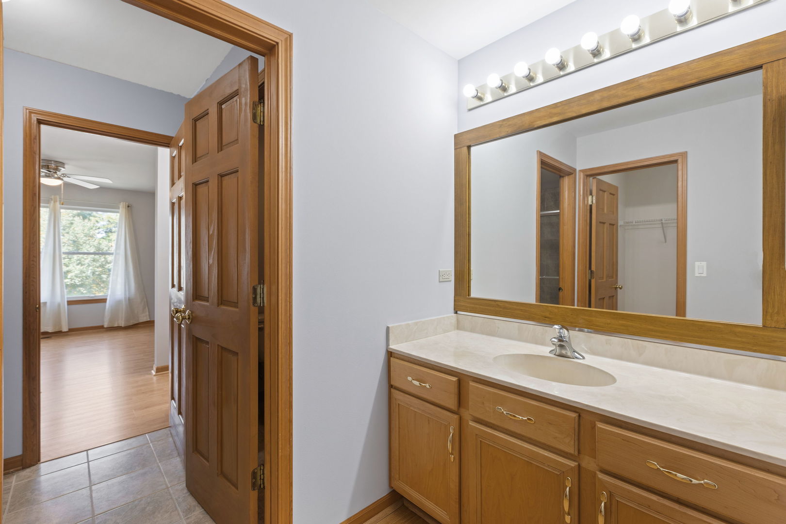 Sugar Grove, Illinois, 60554, United States, 5 Bedrooms Bedrooms, ,4 BathroomsBathrooms,Residential,For Sale,1949761