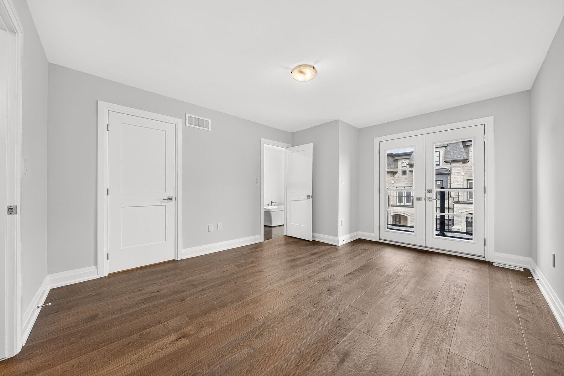 Brand New Luxurious Townhome - 物件實景