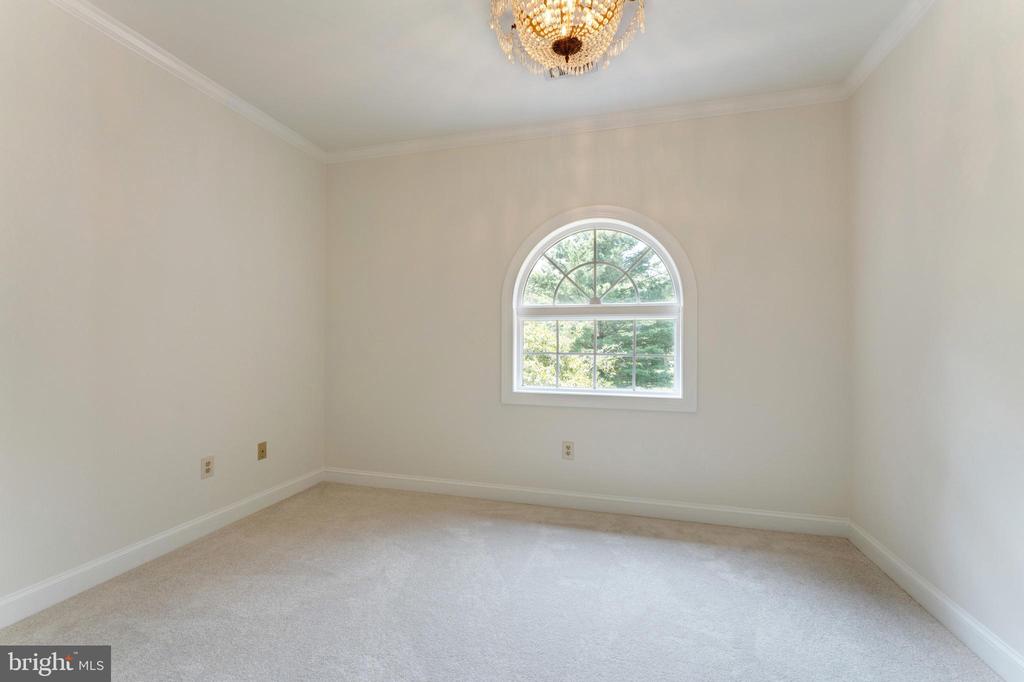 Great Falls, Virginia, 22066, United States, 5 Bedrooms Bedrooms, ,5 BathroomsBathrooms,Residential,For Sale,1900616