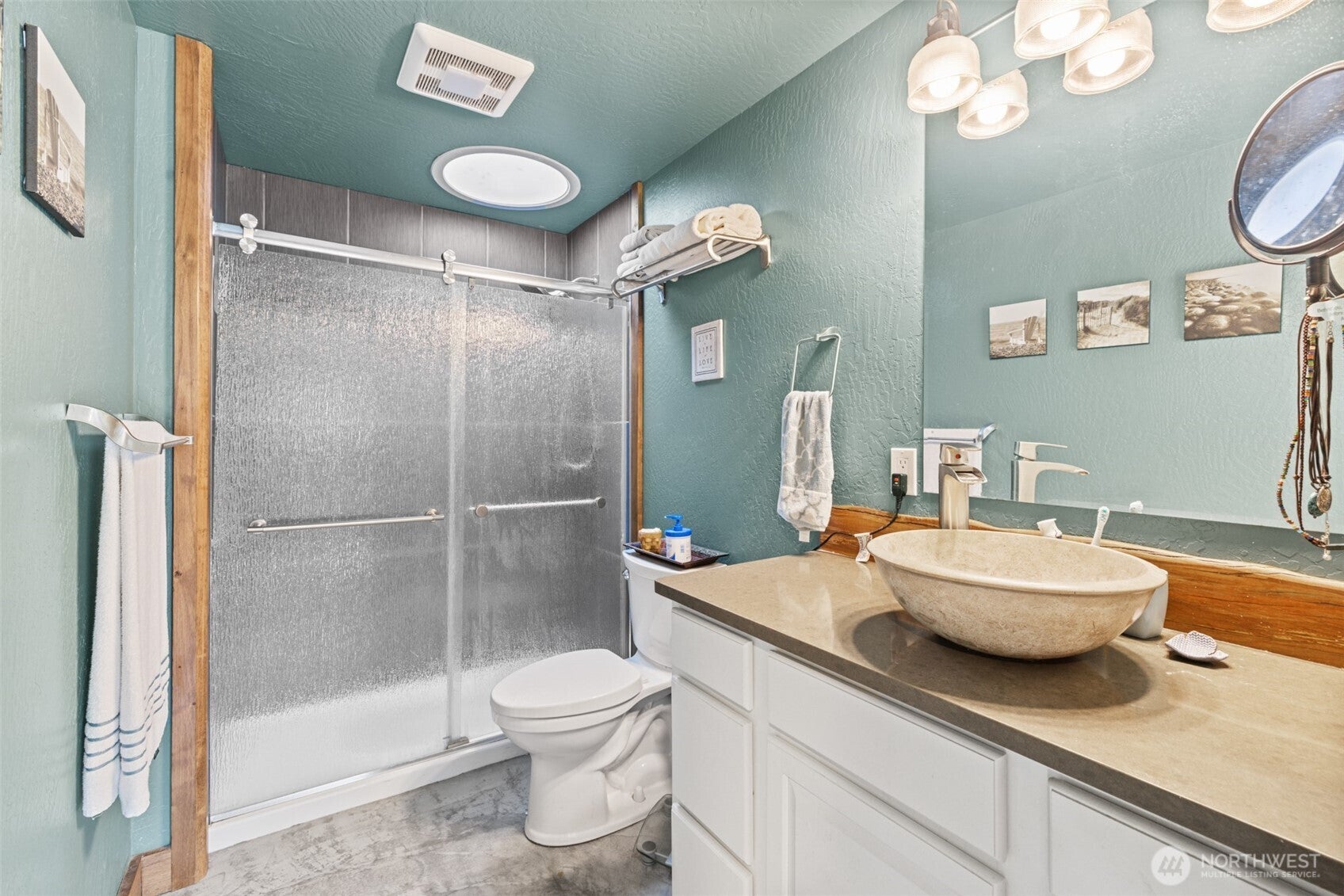 Port Angeles, Washington, 98363, United States, 2 Bedrooms Bedrooms, ,1 BathroomBathrooms,Residential,For Sale,1935683