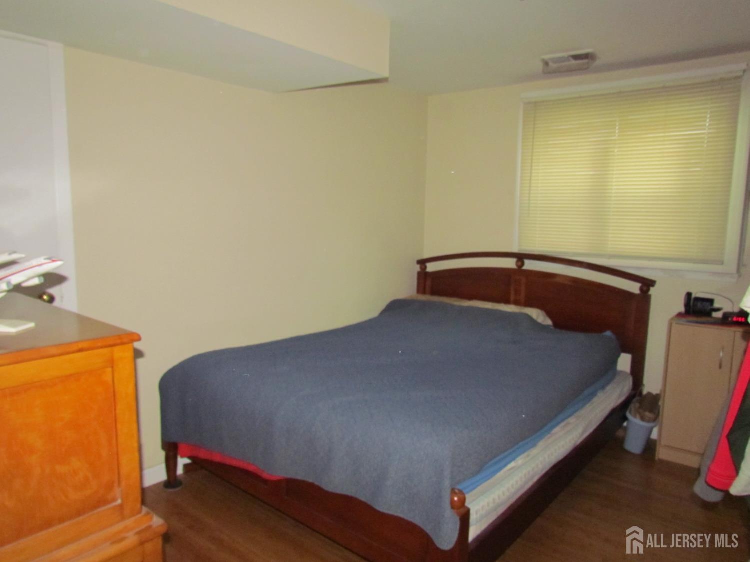 East Brunswick, New Jersey, 08816, United States, 5 Bedrooms Bedrooms, ,3 BathroomsBathrooms,Residential,For Sale,1933394