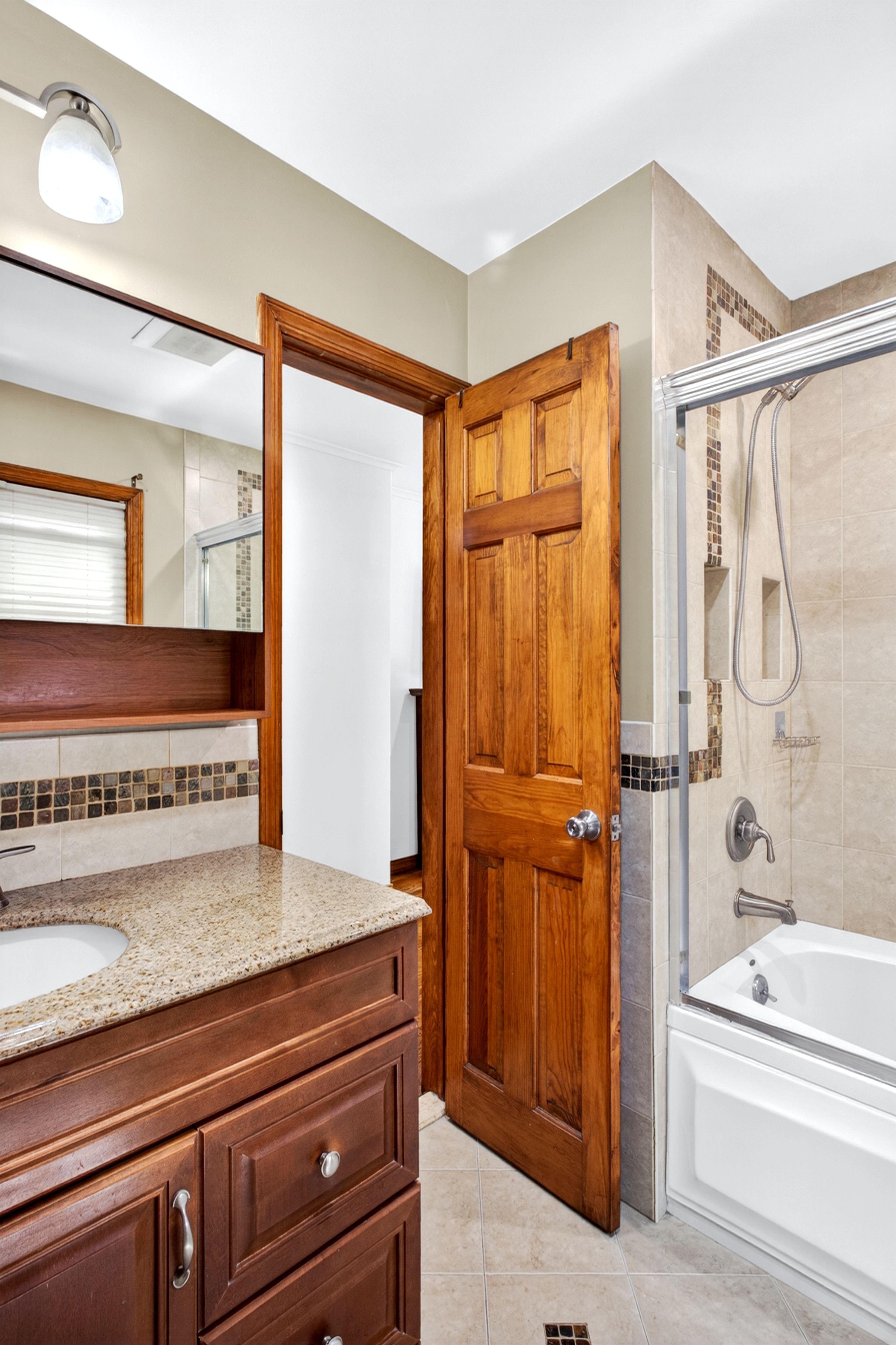  1507 Lowell Avenue, New Hyde Park, NY, 11040 - 物件實景