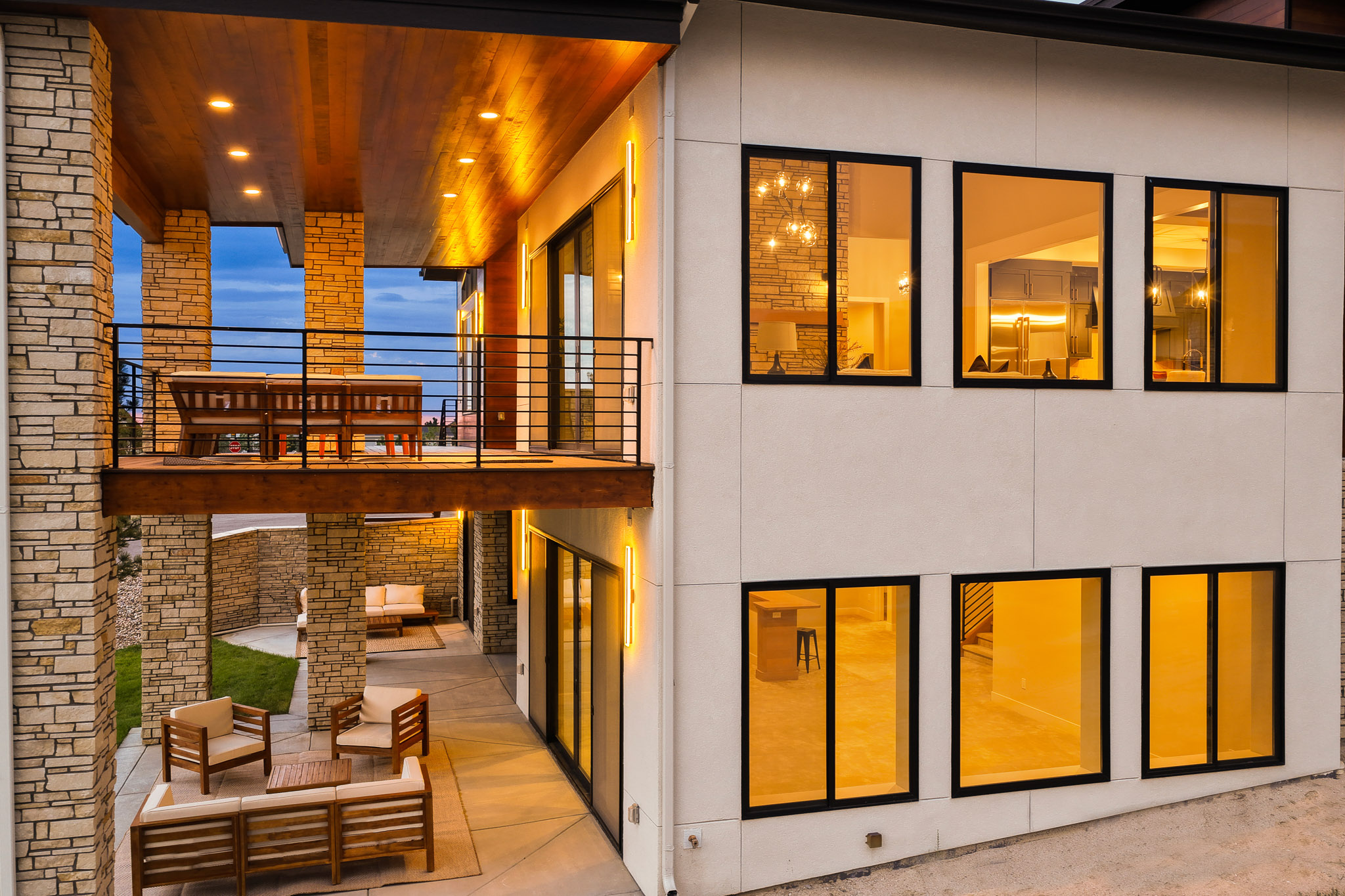  Designed to live beautifully from front to back - 物件實景