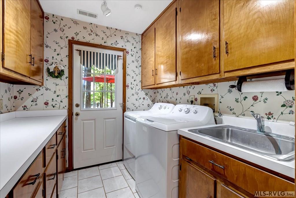 Clarksville, Virginia, 23927, United States, 3 Bedrooms Bedrooms, ,2 BathroomsBathrooms,Residential,For Sale,1805188