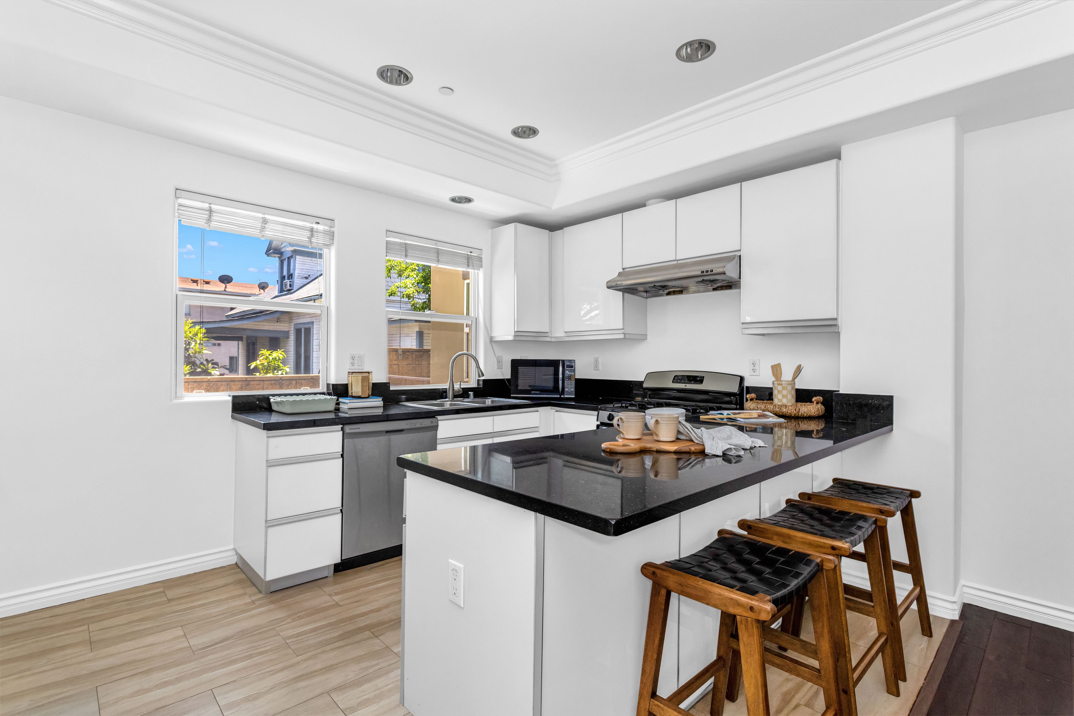  Modern Pasadena Townhome with Private 2-Car Garage - 物件實景