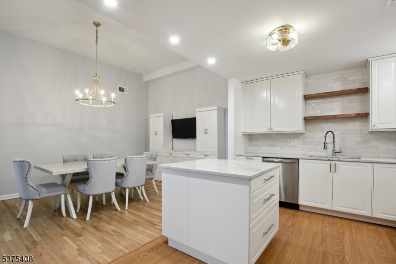 Clifton City, New Jersey, 07013-4019, United States, 2 Bedrooms Bedrooms, ,3 BathroomsBathrooms,Residential,For Sale,1920450