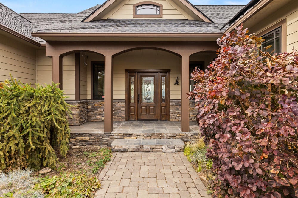 Klamath Falls, Oregon, 97601, United States, 4 Bedrooms Bedrooms, ,3 BathroomsBathrooms,Residential,For Sale,1987766