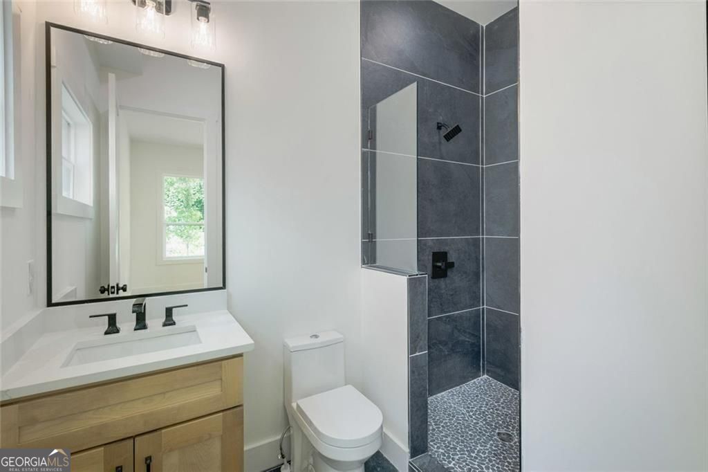 Avondale Estates, Georgia, 30002, United States, 5 Bedrooms Bedrooms, ,5 BathroomsBathrooms,Residential,For Sale,1904191