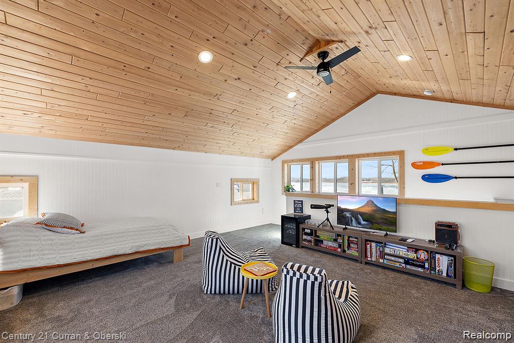 Jackson, Michigan, 49201, United States, 3 Bedrooms Bedrooms, ,2 BathroomsBathrooms,Residential,For Sale,1982188