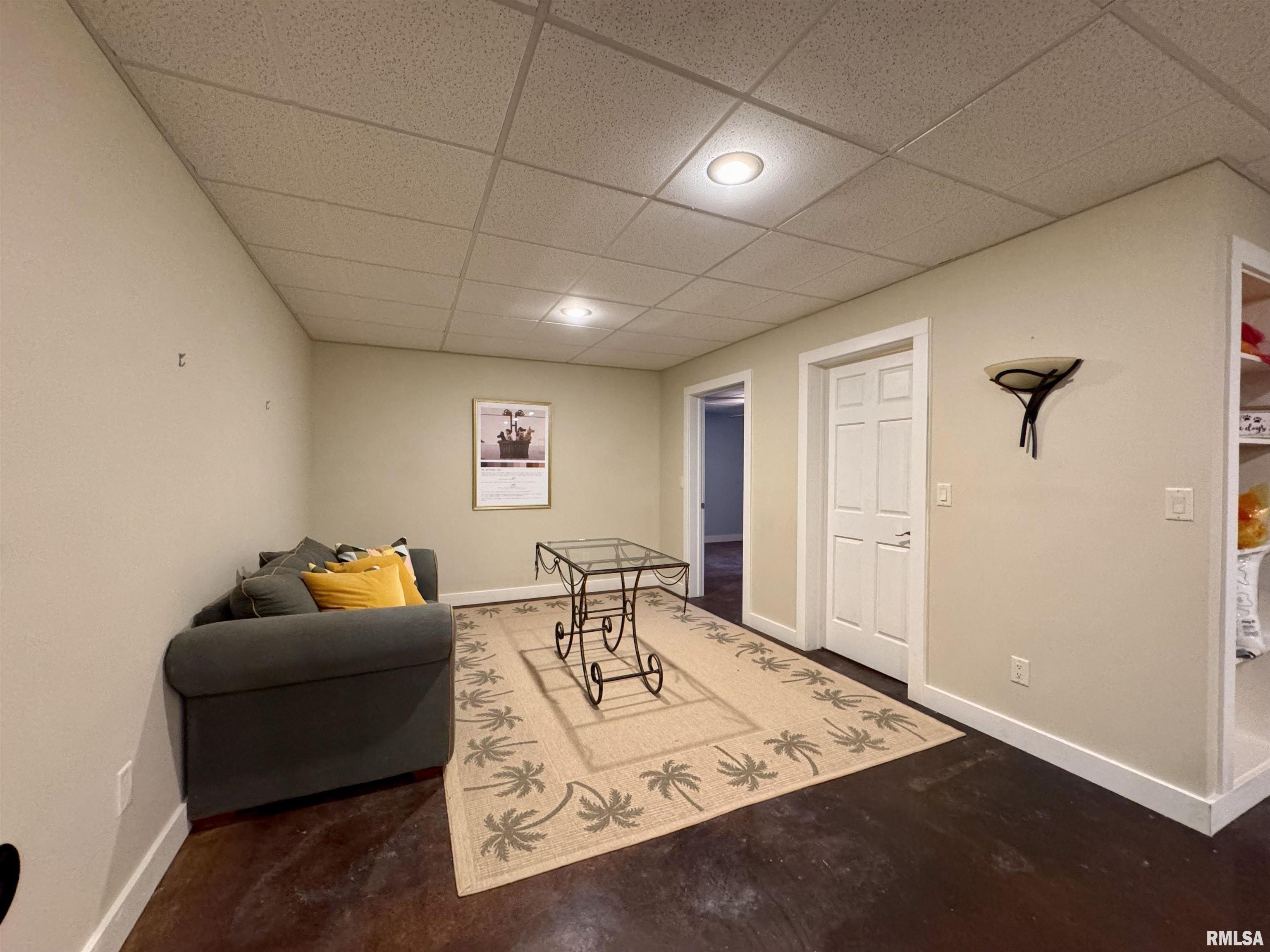 Macomb, Illinois, 61455, United States, 5 Bedrooms Bedrooms, ,5 BathroomsBathrooms,Residential,For Sale,1915760