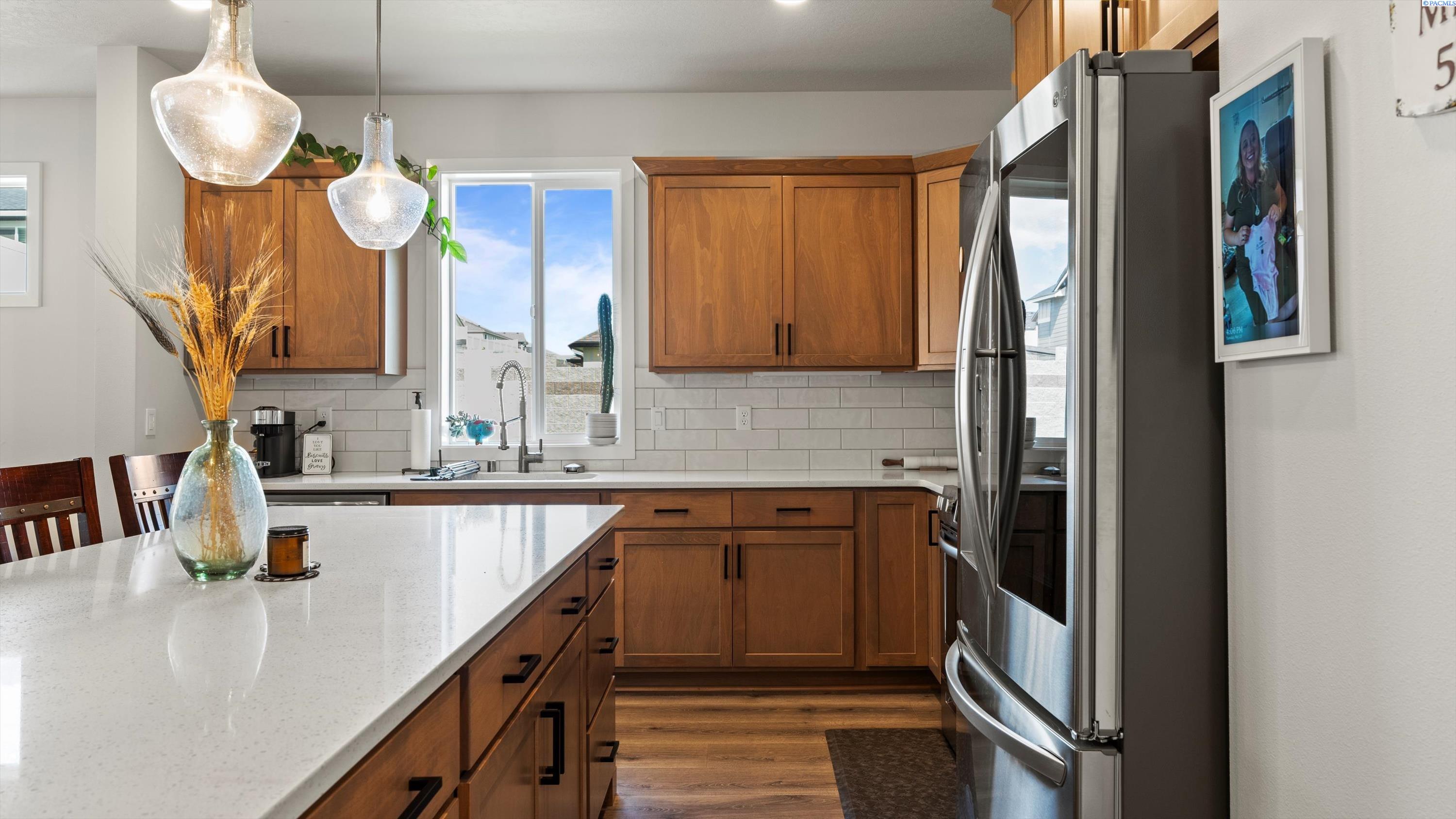 Kennewick, Washington, 99336, United States, 3 Bedrooms Bedrooms, ,3 BathroomsBathrooms,Residential,For Sale,1819962