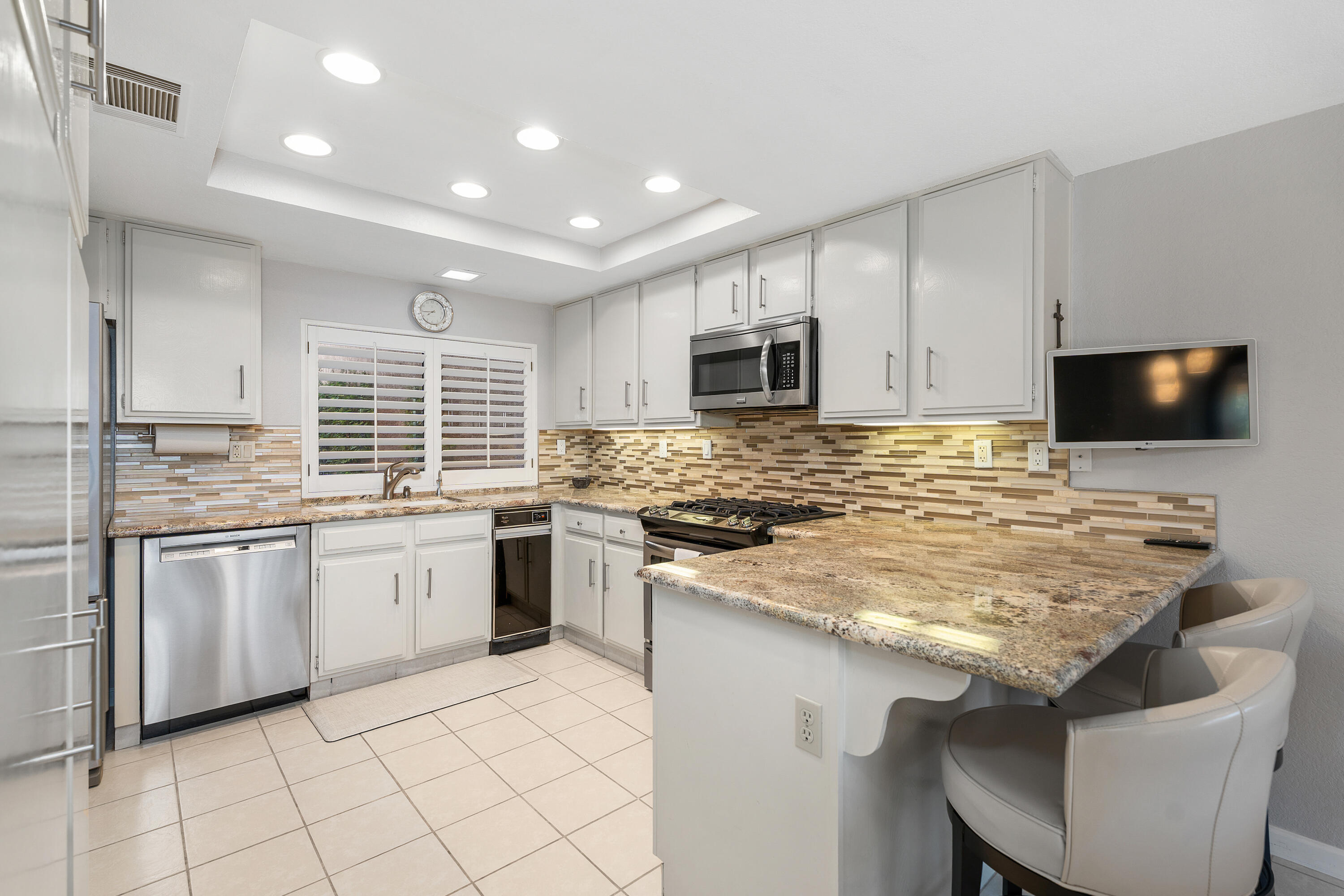 Palm Desert, California, 92260, United States, 3 Bedrooms Bedrooms, ,2 BathroomsBathrooms,Residential,For Sale,1991585