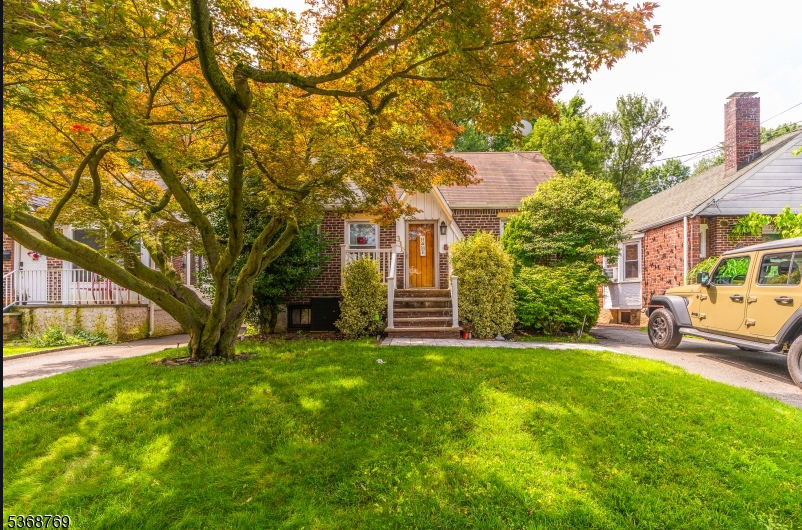 Union, New Jersey, 07083, United States, 3 Bedrooms Bedrooms, ,3 BathroomsBathrooms,Residential,For Sale,1885443