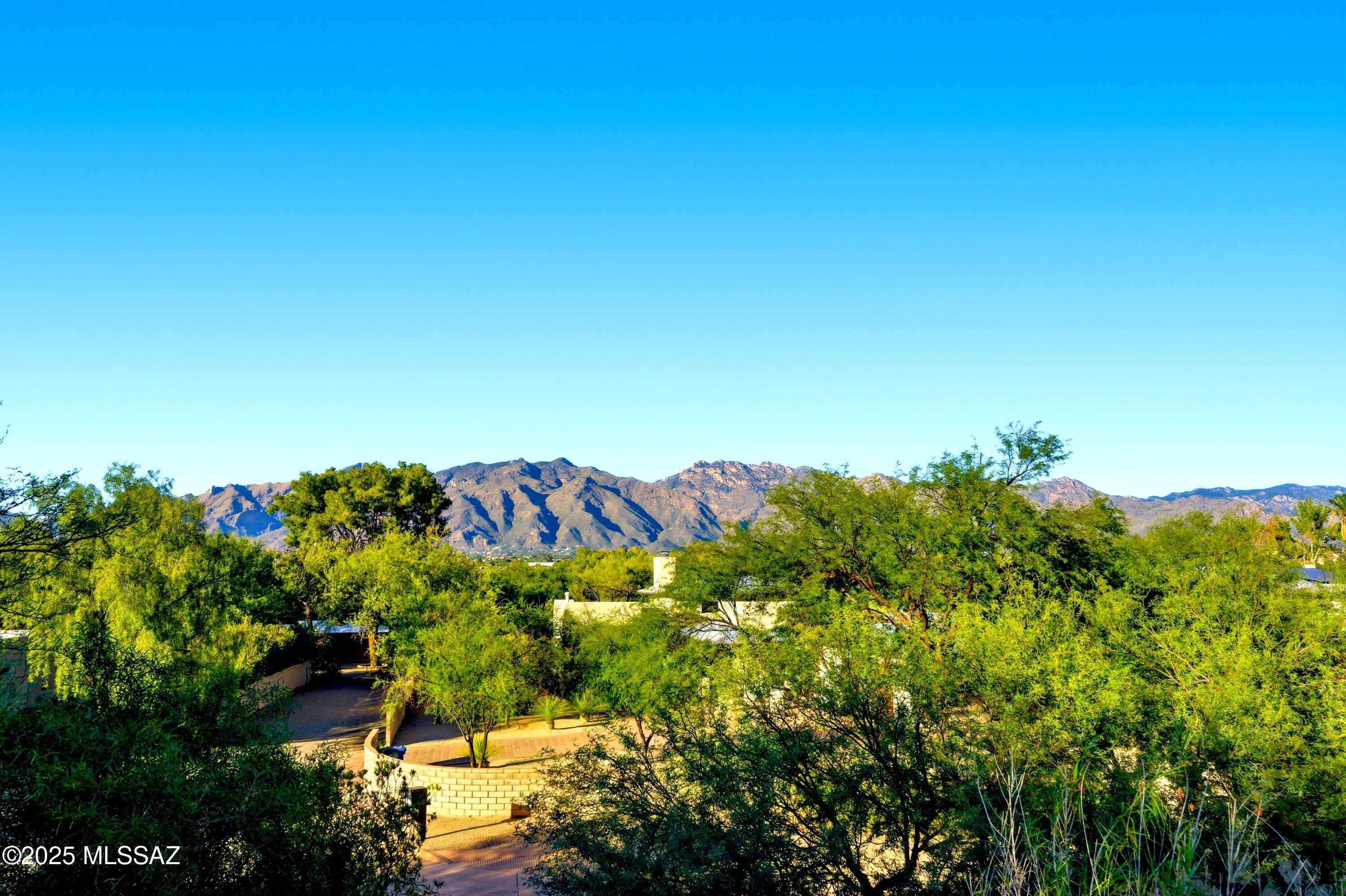 Tucson, Arizona, 85712, United States, 4 Bedrooms Bedrooms, ,3 BathroomsBathrooms,Residential,For Sale,1989179