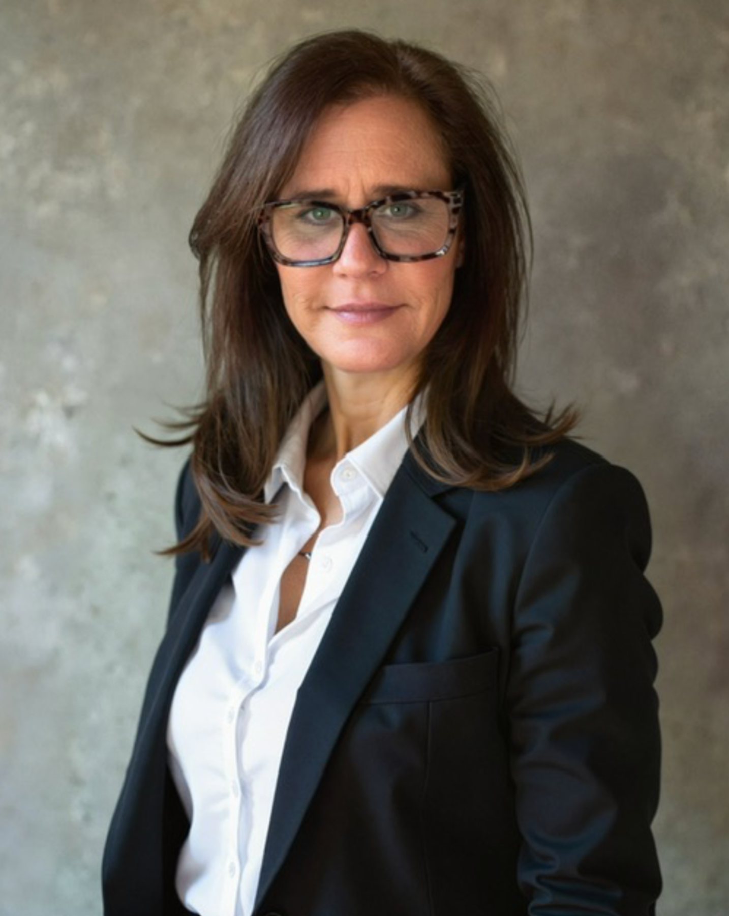 Tracey Lisa Raphael