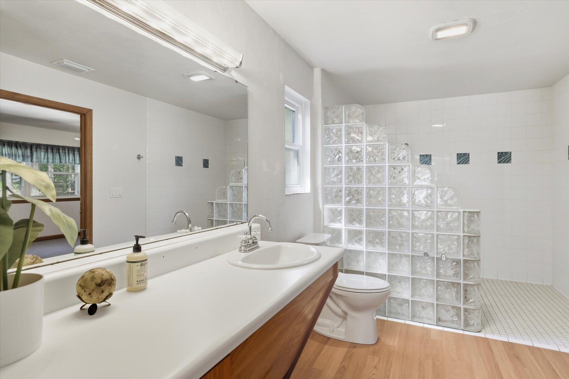 Tallahassee, Florida, 32303, United States, 4 Bedrooms Bedrooms, ,3 BathroomsBathrooms,Residential,For Sale,1964898