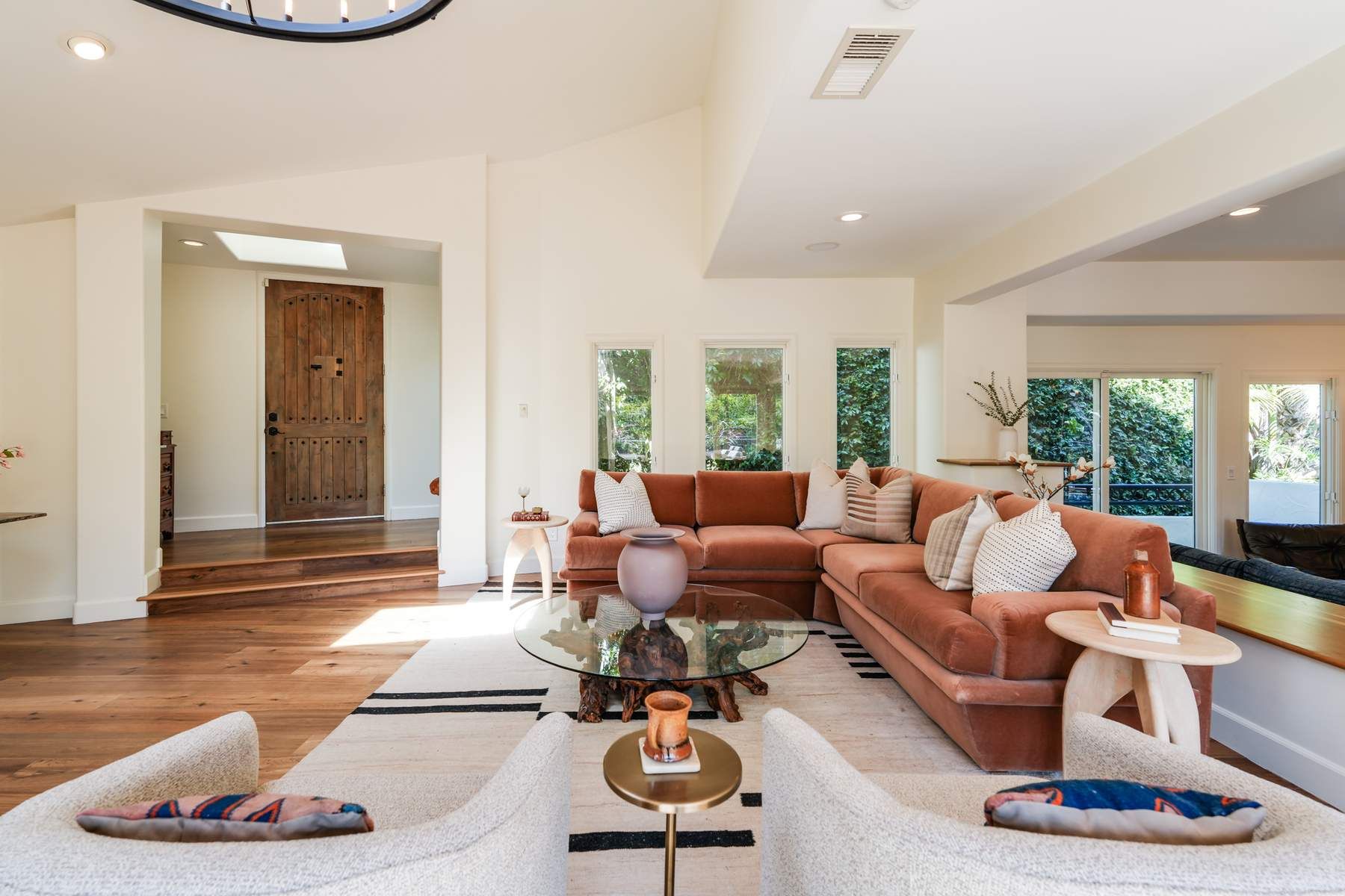  2216 East Live Oak Drive - 物件實景