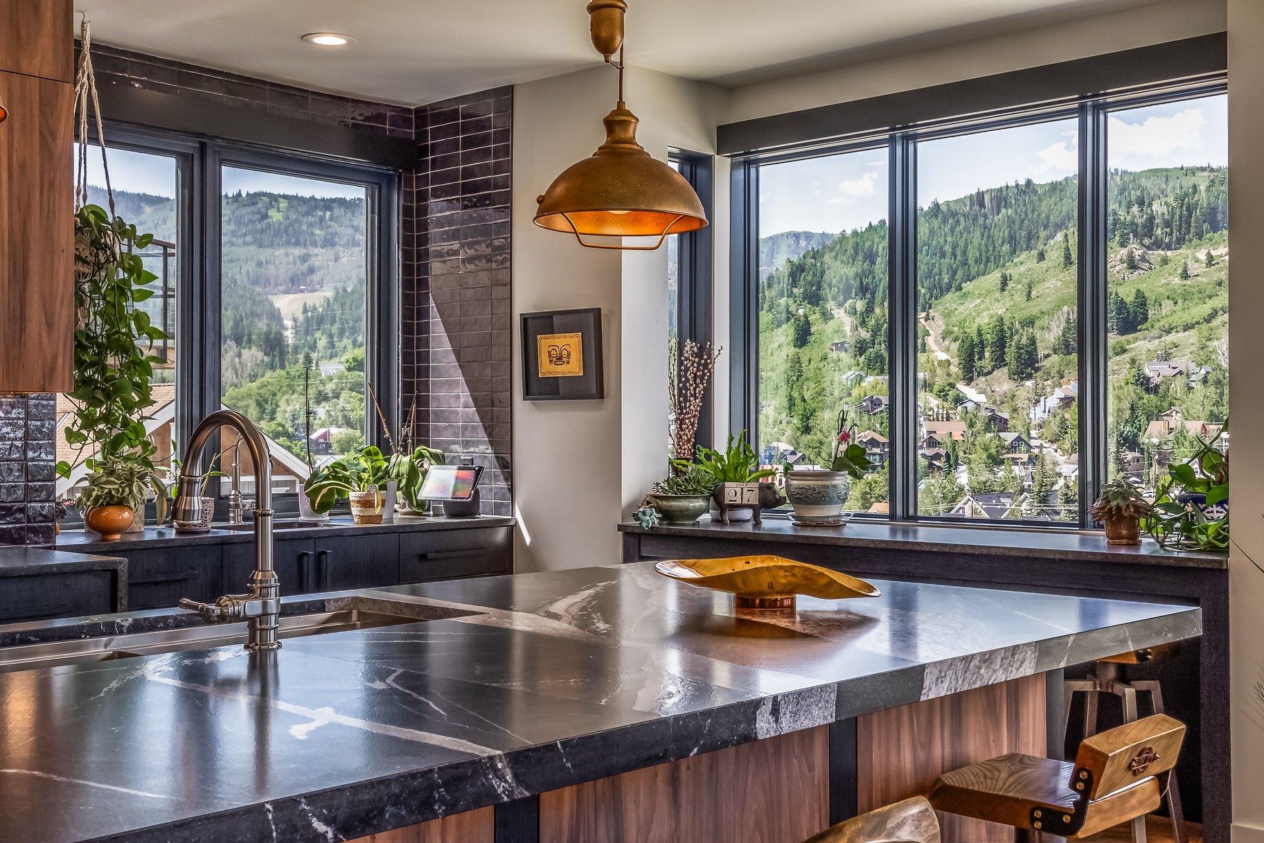  Mountain Modern Masterpiece with Sweeping Old Town and Ski Area Views - 物件實景