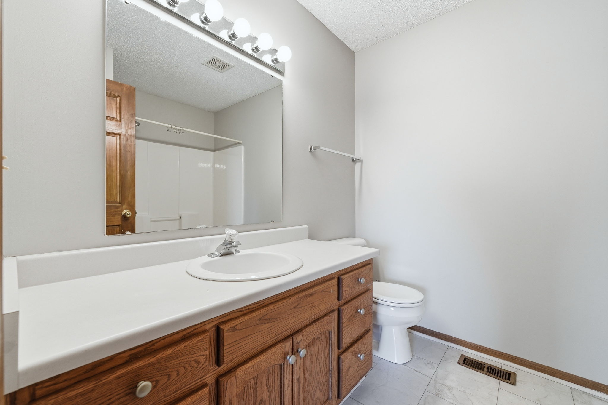  Well Maintained 3 Bedroom Home in Desirable School District - 物件實景