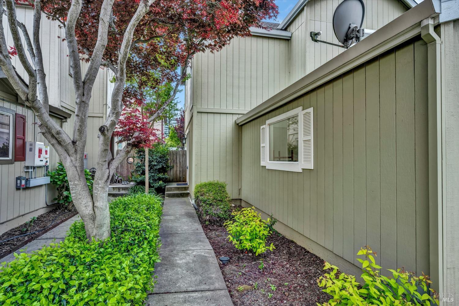 Santa Rosa, California, 95403, United States, 2 Bedrooms Bedrooms, ,3 BathroomsBathrooms,Residential,For Sale,1785942