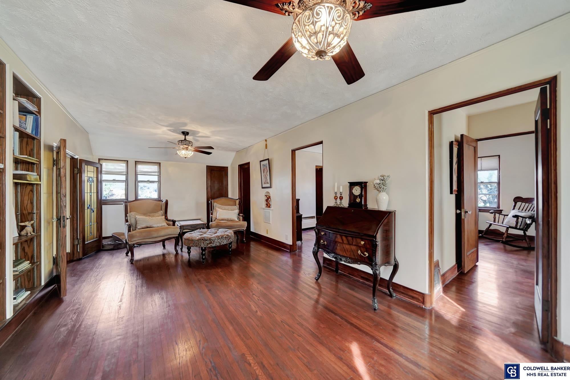 Lincoln, Nebraska, 68510, United States, 6 Bedrooms Bedrooms, ,2 BathroomsBathrooms,Residential,For Sale,1796246