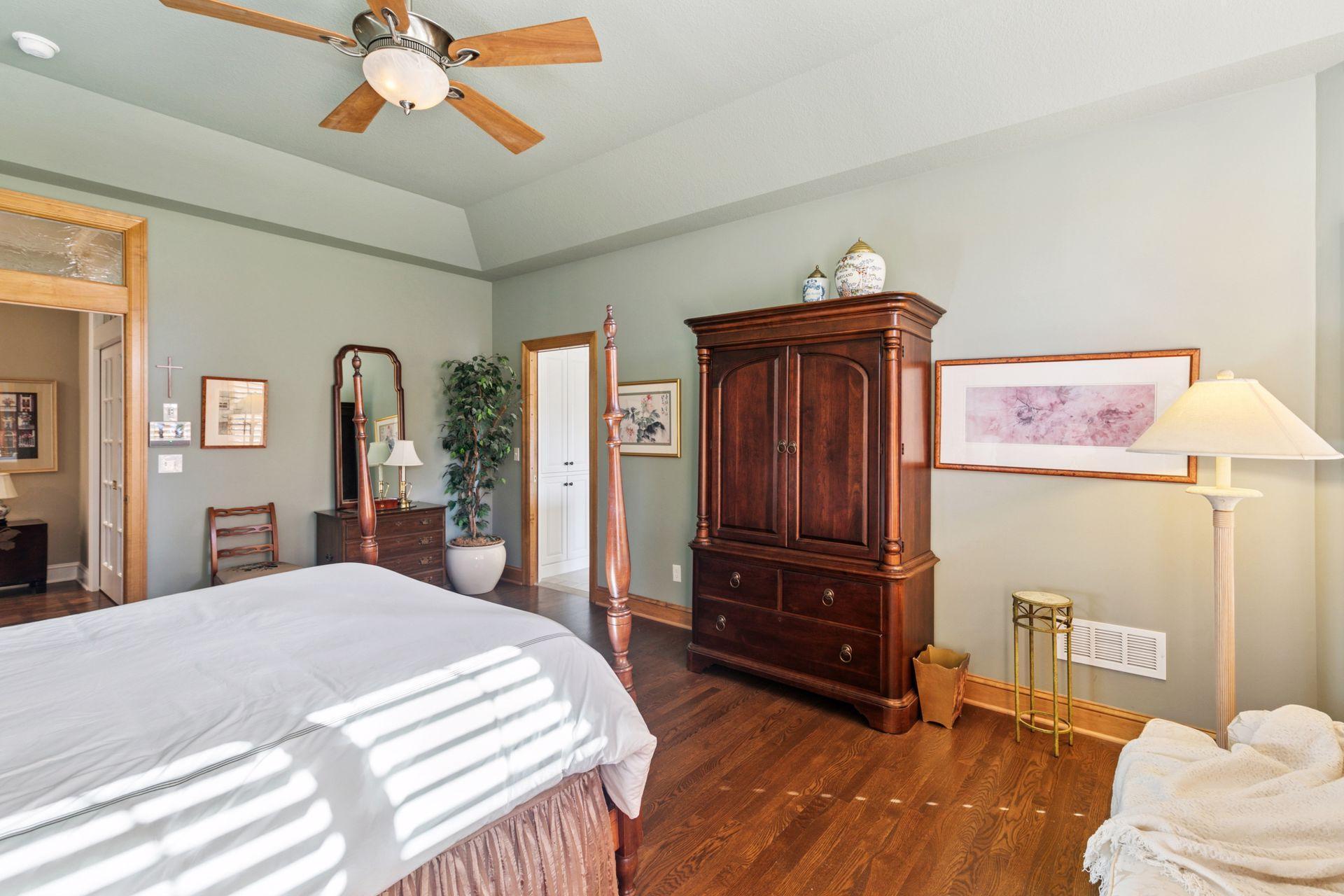 Eden Prairie, Minnesota, 55347, United States, 4 Bedrooms Bedrooms, ,3 BathroomsBathrooms,Residential,For Sale,1989574