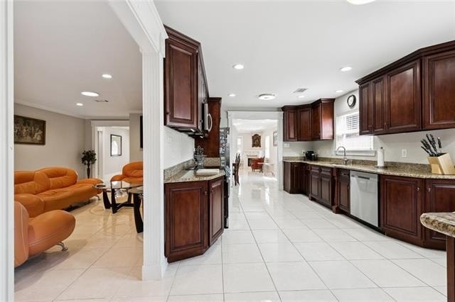 New Orleans, Louisiana, 70122, United States, 5 Bedrooms Bedrooms, ,3 BathroomsBathrooms,Residential,For Sale,1980126