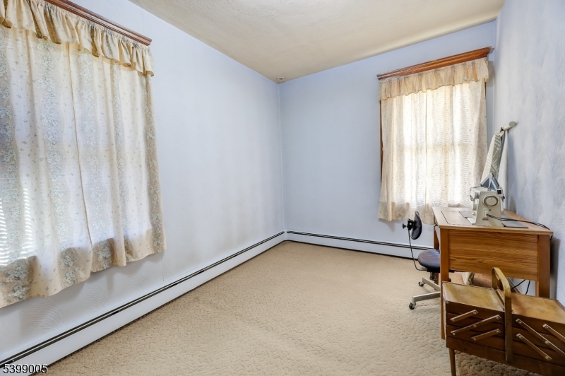 Totowa Boro, New Jersey, 07512, United States, 3 Bedrooms Bedrooms, ,1 BathroomBathrooms,Residential,For Sale,1999584