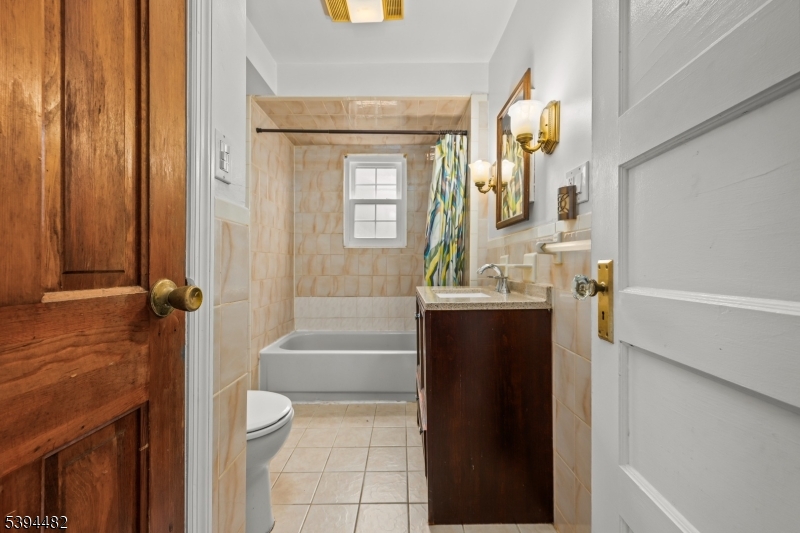 Plainfield City, New Jersey, 07060, United States, 6 Bedrooms Bedrooms, ,4 BathroomsBathrooms,Residential,For Sale,1989073