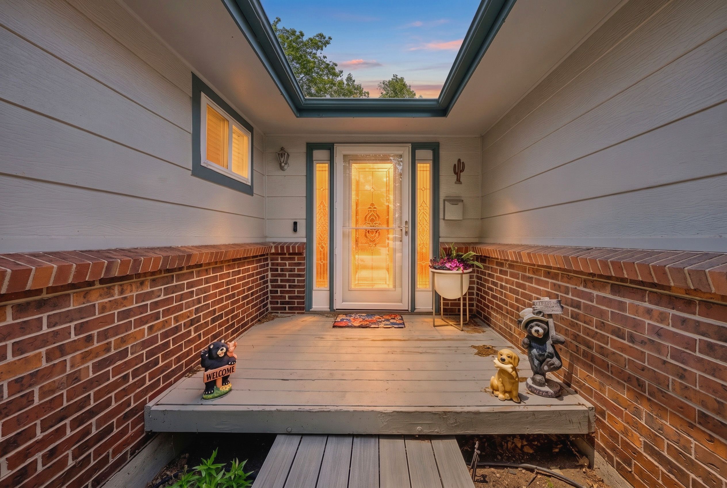  Charming and Well Maintained Home on a Large Corner Lot - 物件實景