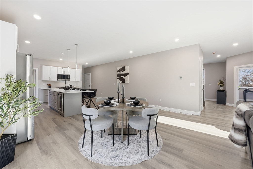 Holyoke, Massachusetts, 01040, United States, 3 Bedrooms Bedrooms, ,3 BathroomsBathrooms,Residential,For Sale,2003415