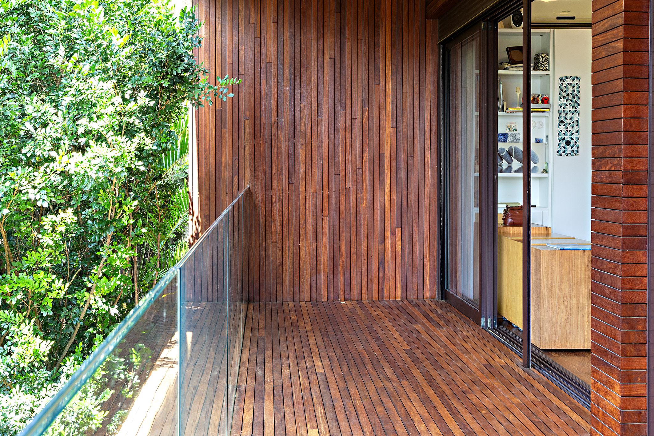  Contemporary residence with heated pool and integrated gourmet area - 物件實景