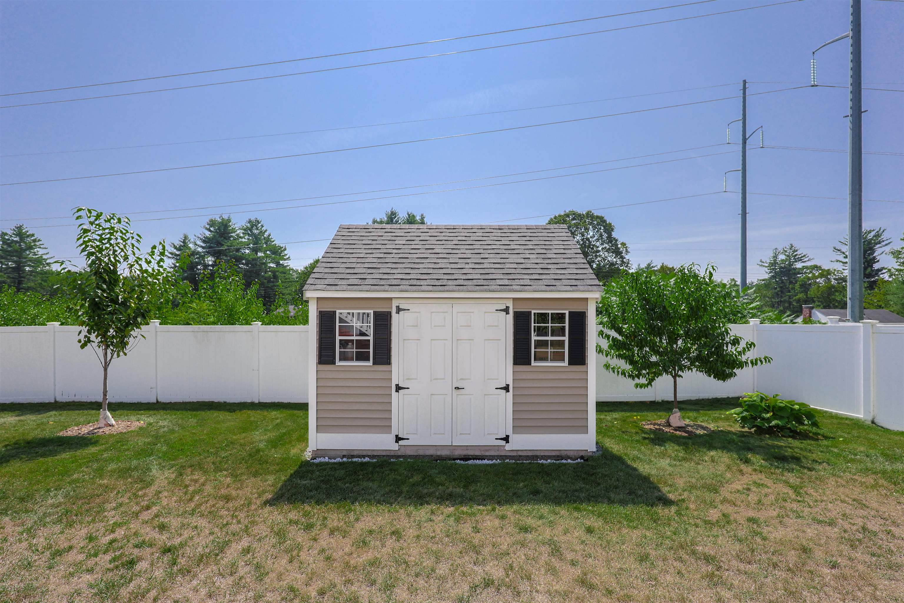 Derry, New Hampshire, 03038, United States, 3 Bedrooms Bedrooms, ,2 BathroomsBathrooms,Residential,For Sale,1926194