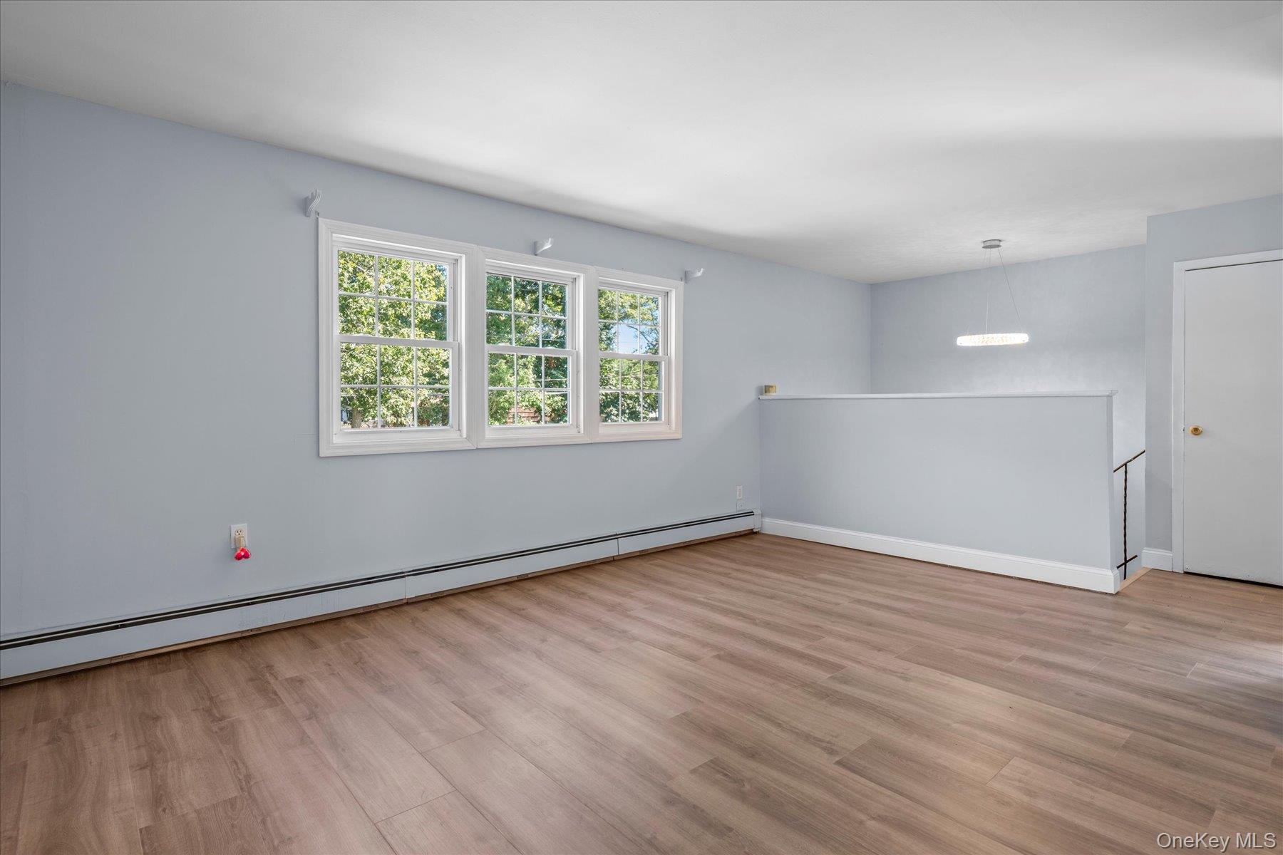 Mastic, New York, 11950, United States, 5 Bedrooms Bedrooms, ,2 BathroomsBathrooms,Residential,For Sale,1902791