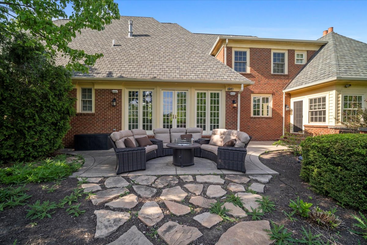 Bloomington, Illinois, 61704, United States, 4 Bedrooms Bedrooms, ,7 BathroomsBathrooms,Residential,For Sale,1941288