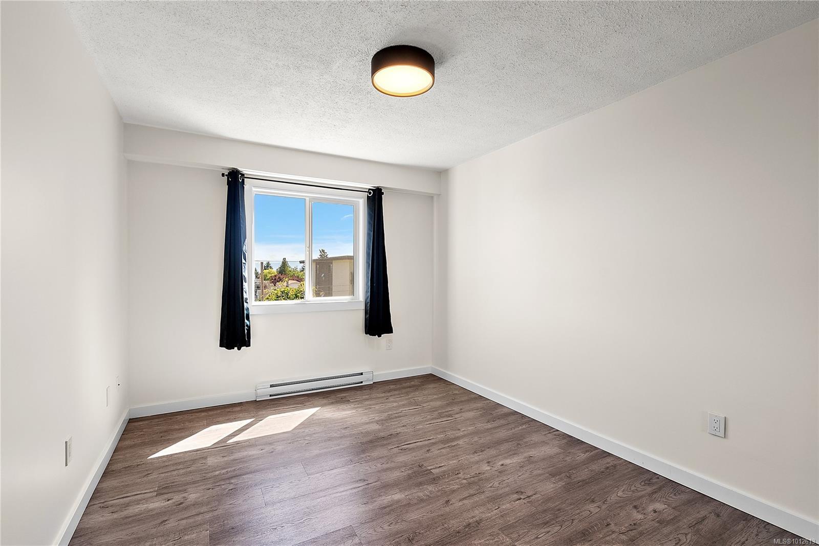 ESQUIMALT, British Columbia, V9A 3N4, CA, 3 Bedrooms Bedrooms, ,Residential,For Sale,1951160