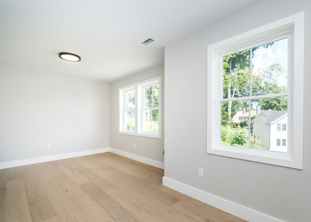 Waltham, Massachusetts, 02453, United States, 4 Bedrooms Bedrooms, ,5 BathroomsBathrooms,Residential,For Sale,1858244