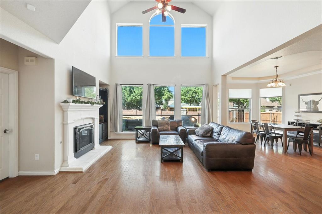 Grand Prairie, Texas, 75054, United States, 4 Bedrooms Bedrooms, ,4 BathroomsBathrooms,Residential,For Sale,1925878