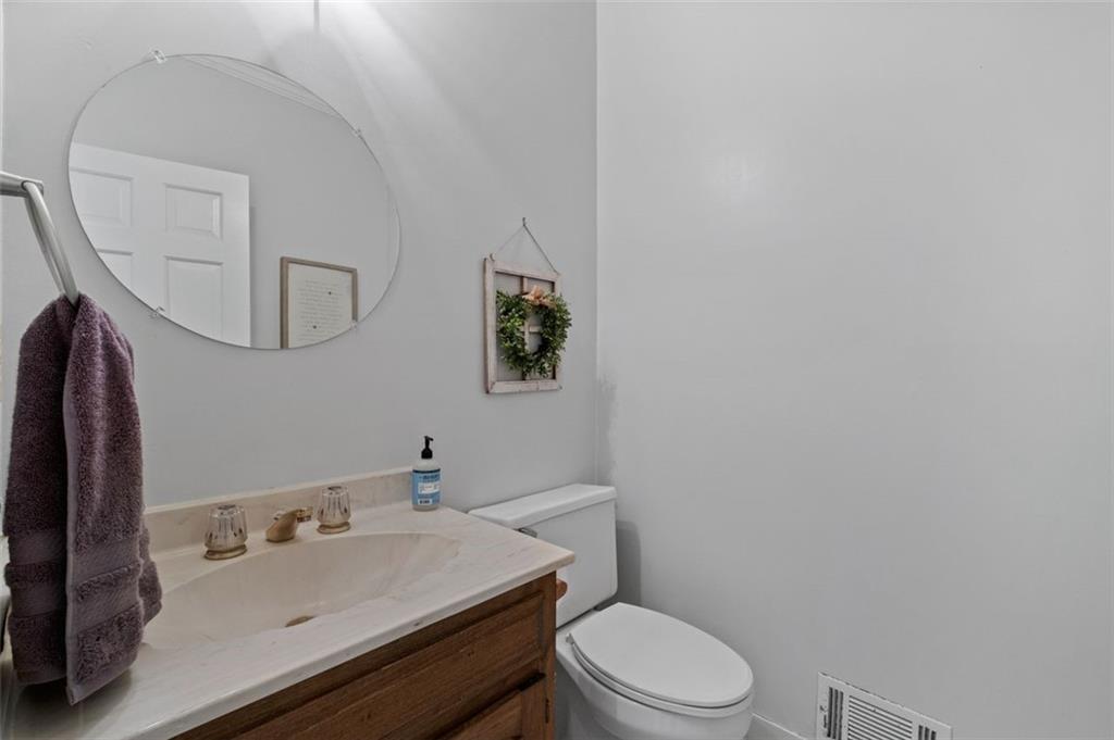Alpharetta, Georgia, 30022, United States, 4 Bedrooms Bedrooms, ,3 BathroomsBathrooms,Residential,For Sale,1948412